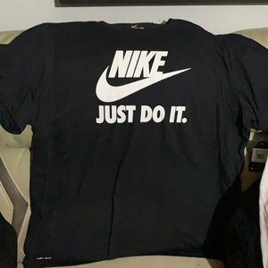 Nike T- Shirt just do it - Size 2XL -  NWT . black & white